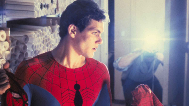 Scott Leva as Peter Parker wearing his Spider-Man suit on the cover of The Amazing Spider-Man #262