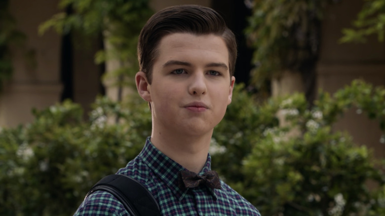 Sheldon Cooper (Iain Armitage) wearing a bow tie on Young Sheldon