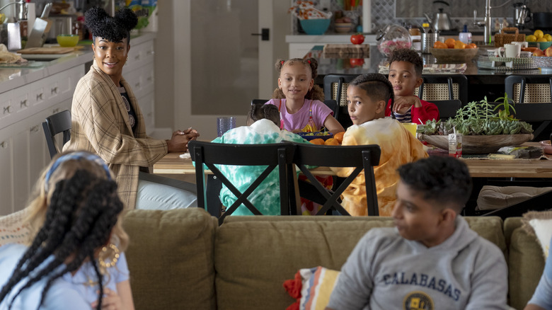 Emergency family meeting in "Cheaper By The Dozen"