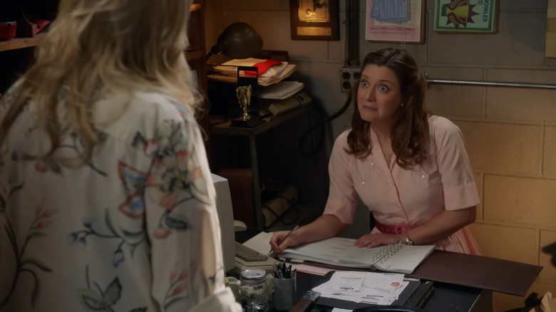 Zoe Perry as Mary Cooper and Melissa Peterman as Brenda Sparks talking in Young Sheldon