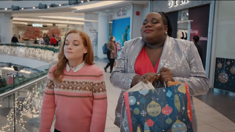 Zoey's Extraordinary Christmas mall
