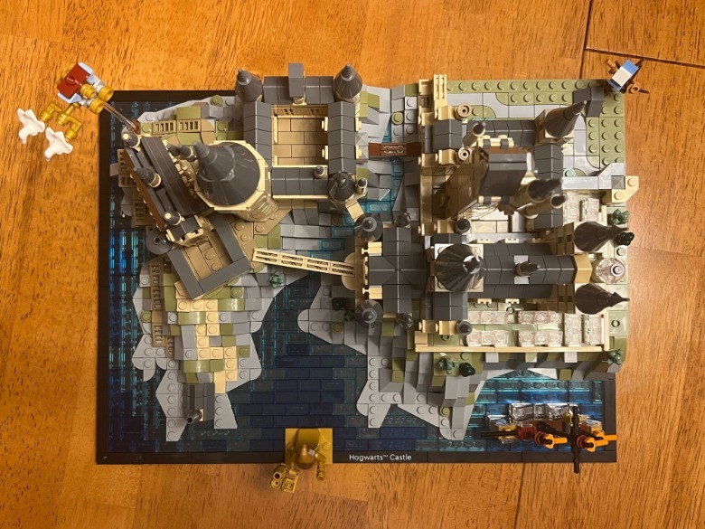 LEGO Harry Potter Hogwarts Castle and Grounds