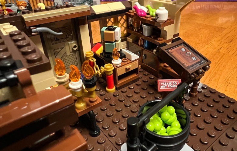 LEGO Hocus Pocus Sanderson Sisters Cottage