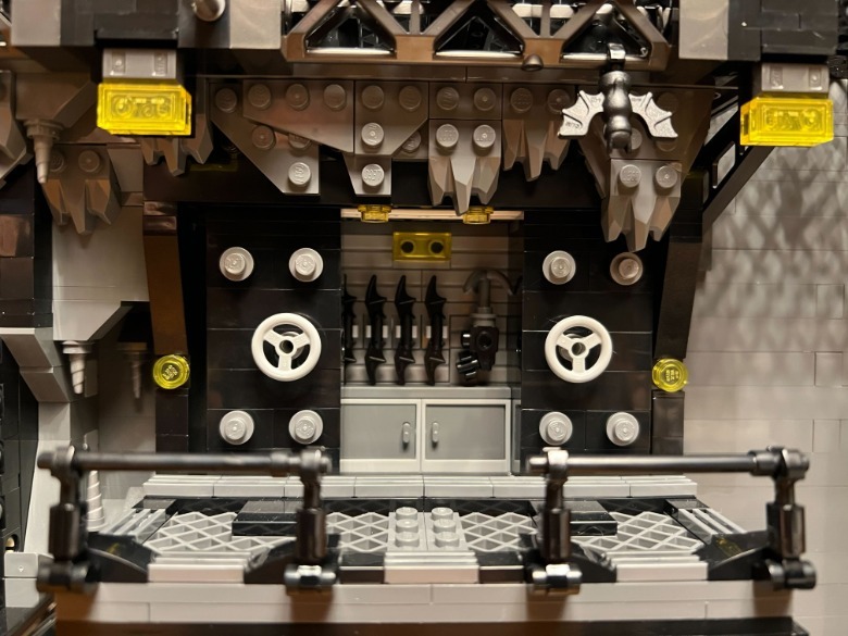 LEGO Batman Returns Batcave
