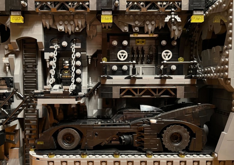 LEGO Batman Returns Batcave