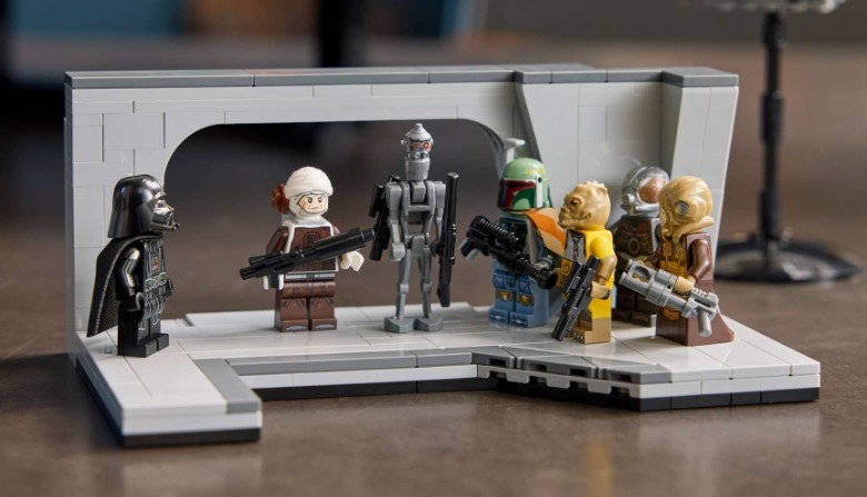 LEGO Star Wars Executor Super Star Destroyer Minifigures and Bridge