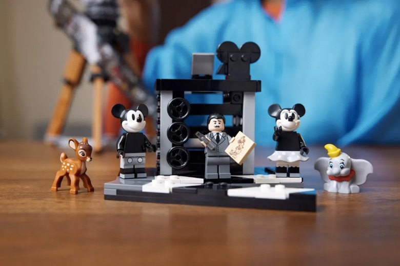 Walt Disney Camera Tribute LEGO Set