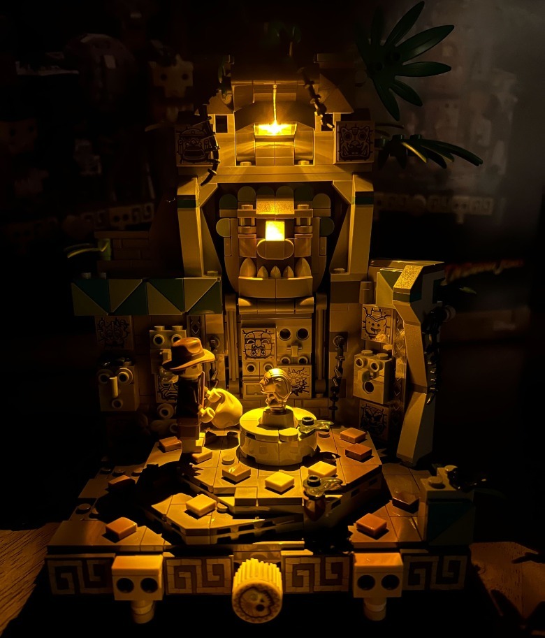 LEGO Indiana Jones Temple of the Golden Idol