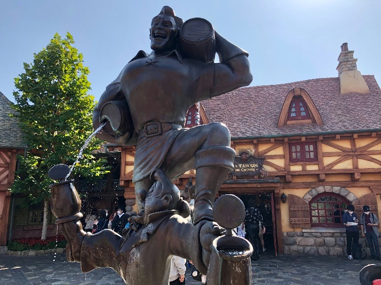 Tokyo Disneyland Fantasyland Gaston LeFou Fountain