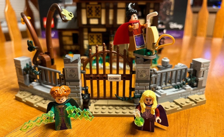 LEGO Hocus Pocus Sanderson Sisters Cottage