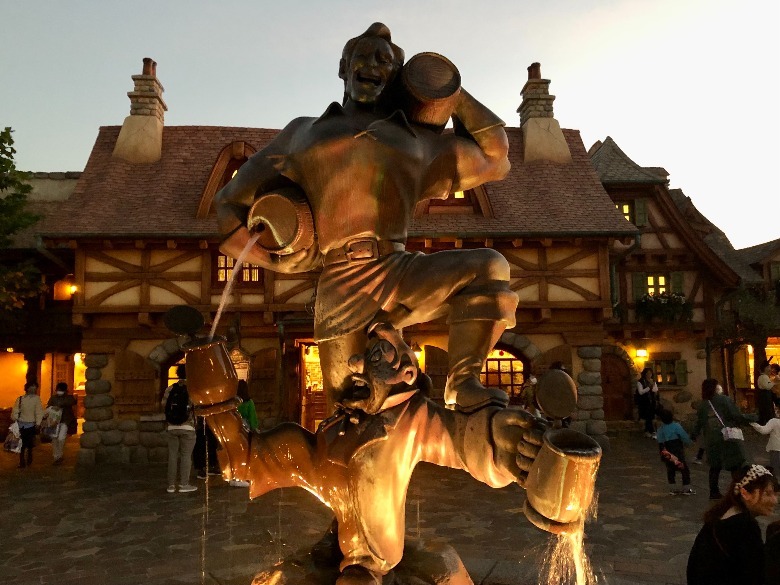 Tokyo Disneyland Le Taverne de Gaston
