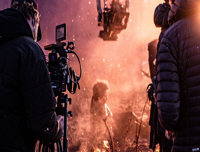 The crew filming Tom Sturridge as Dream