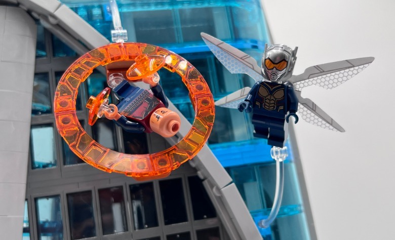 LEGO Avengers Tower Wong and Wasp