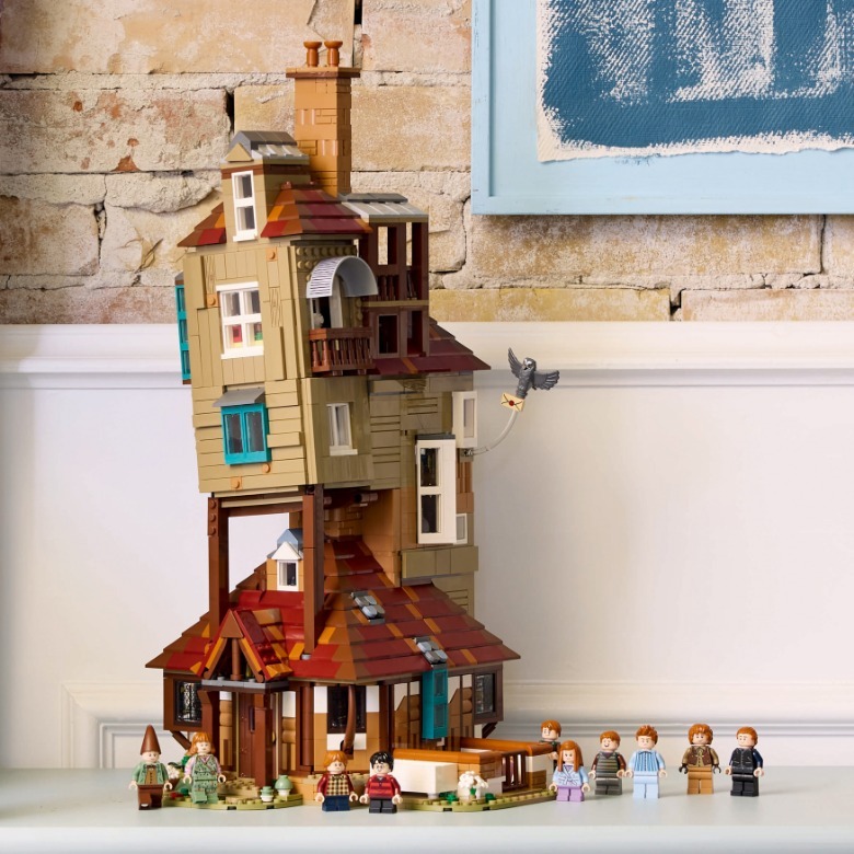 LEGO Harry Potter The Burrow Collector's Edition
