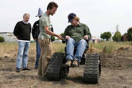 20060627andrewstantontankchairtest15