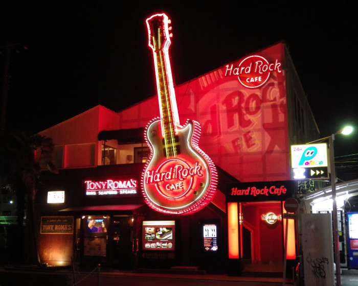 Hard-Rock-Cafe-Roppongi-by-Joshua-Meyer