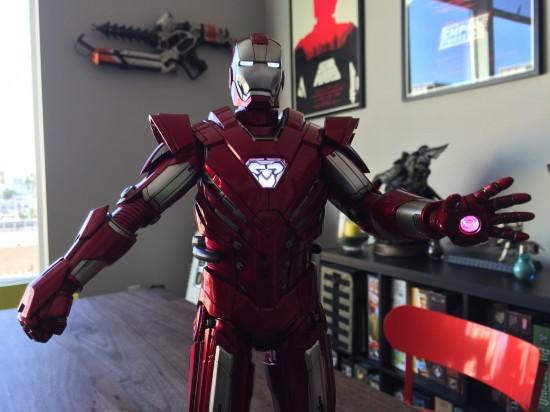 Hot Toys Iron Man Mark 33 Silver Centurion Sixth Scale Figure