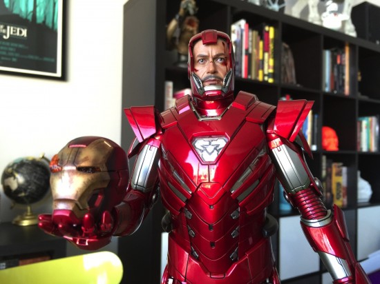 Hot Toys Iron Man Mark 33 Silver Centurion Sixth Scale Figure