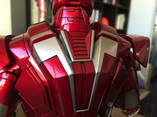 Hot Toys Iron Man Mark 33 Silver Centurion Sixth Scale Figure