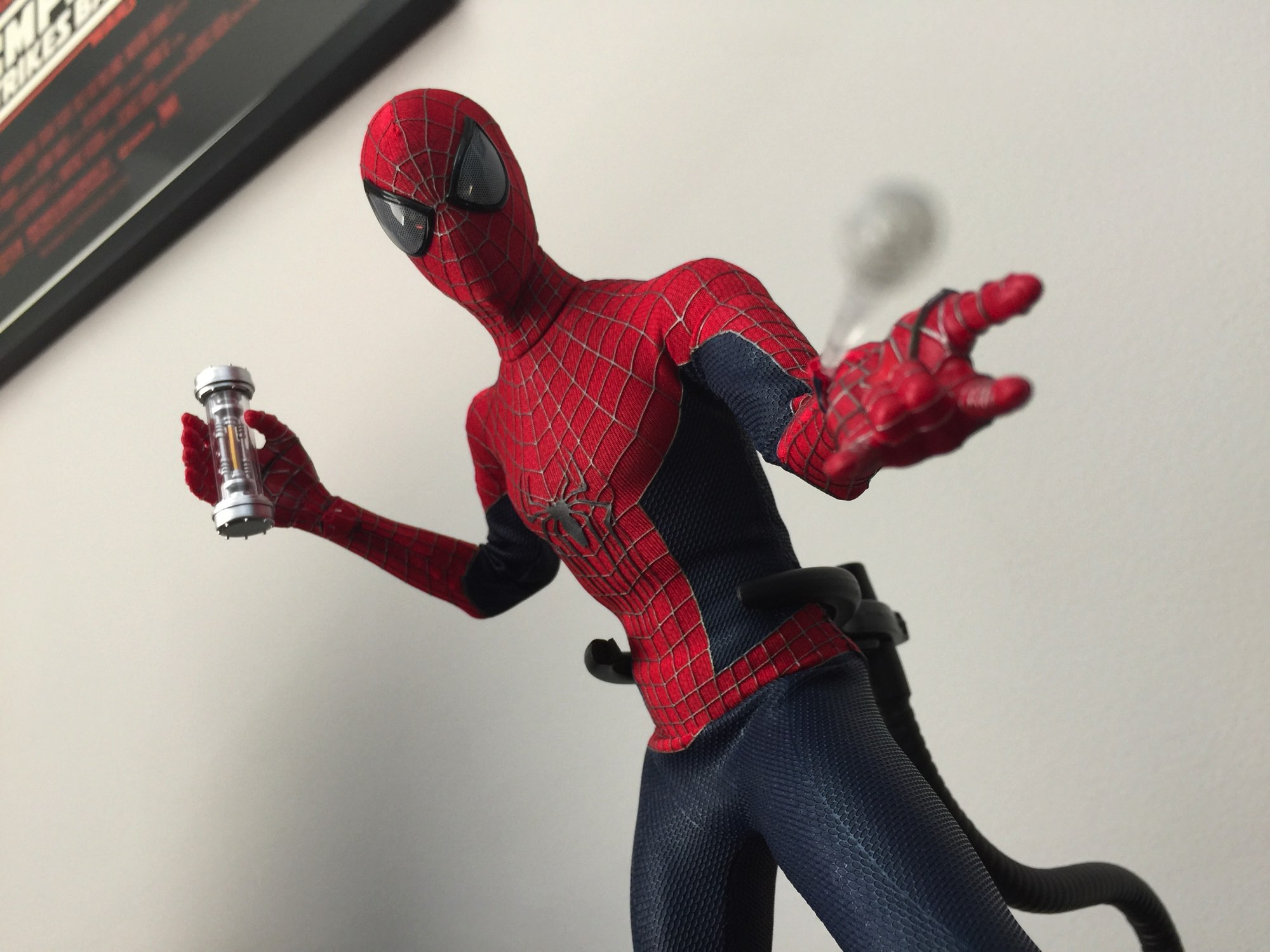 Sideshow/Hot Toys The Amazing Spider-Man 2 Sixth Scale Figure Reviewed.