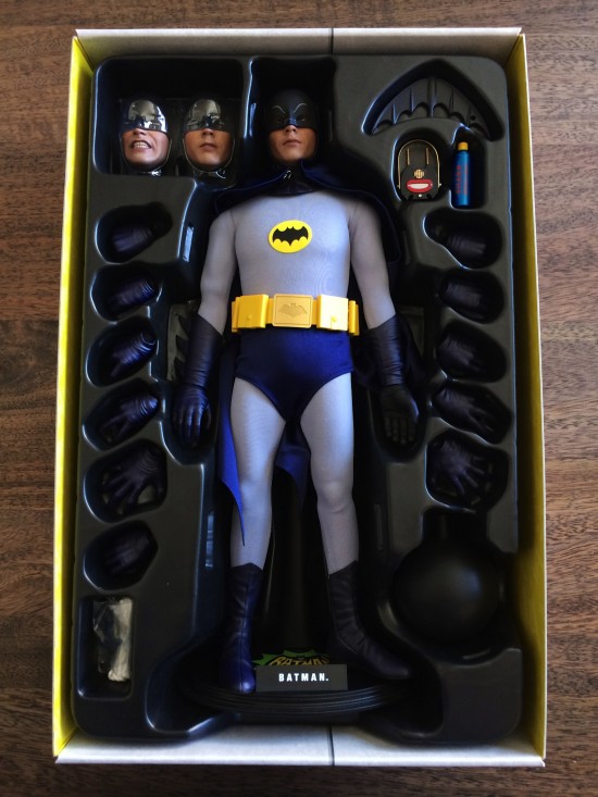 Hot Toys' Batman and Robin 1960s TV Series Sixth Scale Figures unboxed