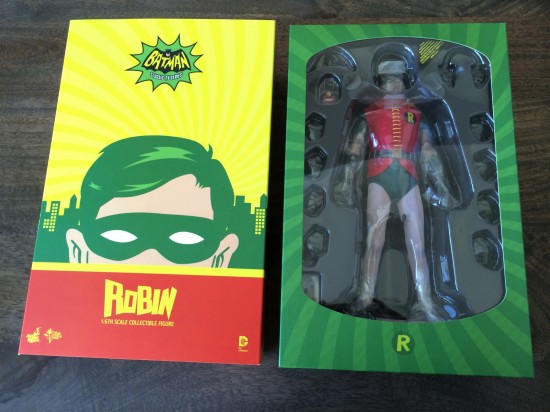 Hot Toys' Batman and Robin 1960s TV Series Sixth Scale Figures unboxed