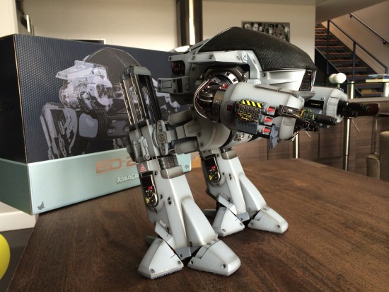 Hot Toys Robocop ED-209 Sixth Scale Figure