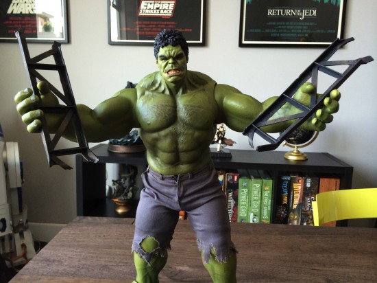 Hot Toys Bruce Banner and Hulk Sixth Scale Figure Set boxed