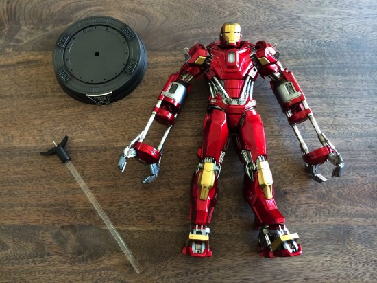 Hot Toys Iron Man Mark VVVX Red Snapper Sixth Scale Figure