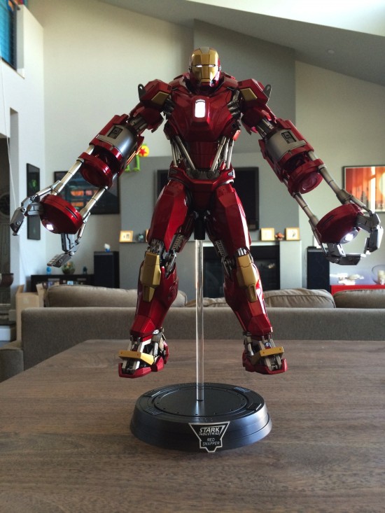 Hot Toys Iron Man Mark VVVX Red Snapper Sixth Scale Figure