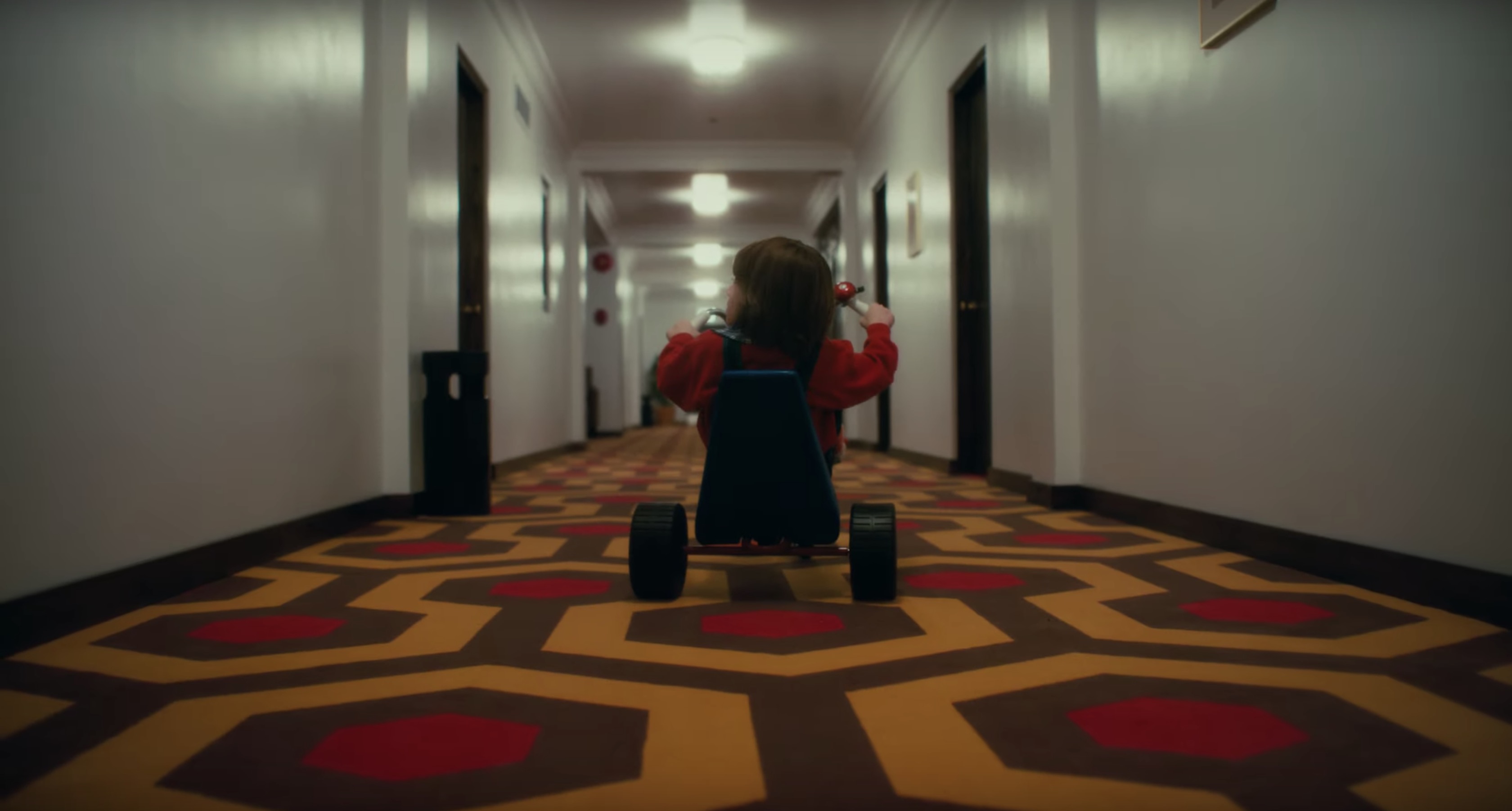 Doctor Sleep Features An Exact Recreation Of Stanley Kubrick S Overlook Hotel Sets [set Visit]