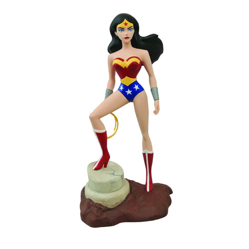 Wonder Woman statue