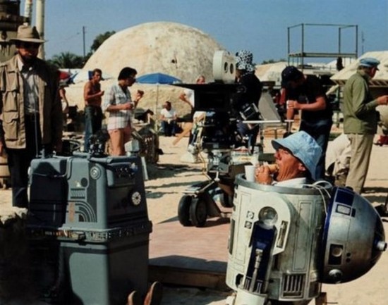 Kenny Baker played R2-D2