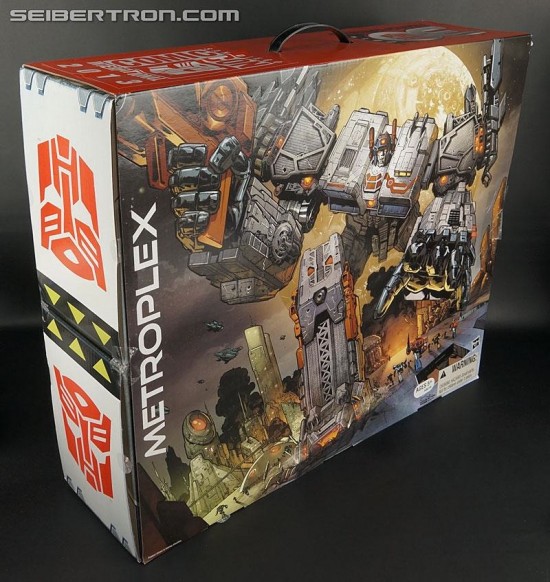 Hasbro Selling a 2-Foot Tall TRANSFORMERS Metroplex SDCC 2013 Exclusive Figure