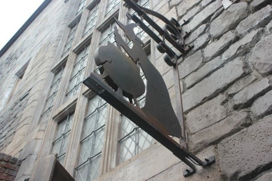 The Leaky Cauldron sign