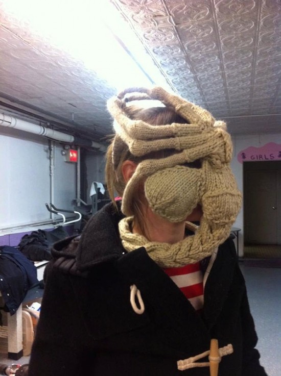 Knit Alien Facehugger