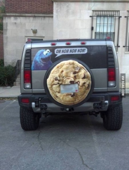 Cookie Monster Wants Giant Cookie: Om Nom Nom Hummer