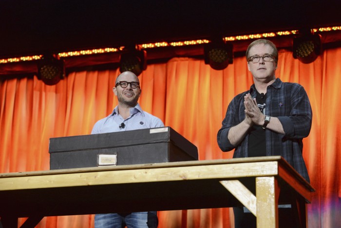 Tomorrowland damon lindelof and brad bird box