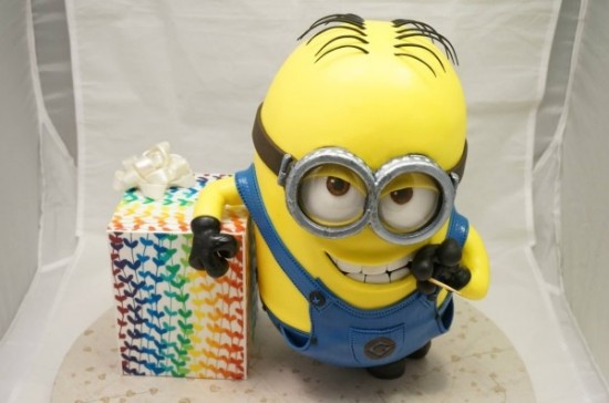 Minion Cake