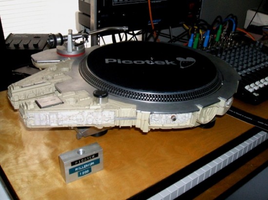 Millennium Falcon turntable