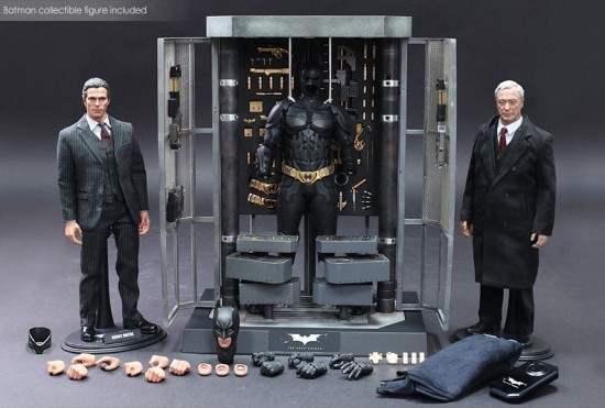 Hot Toys The Dark Knight Batman Armory Sixth Scale Figure Set