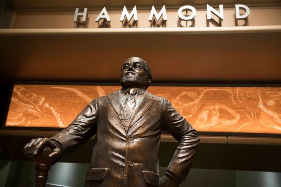 New Jurassic World Photo Reveals Richard Attenborough Tribute John Hammond Statue