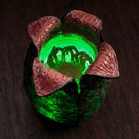 Alien Egg with Launching Facehugger & LED Lights