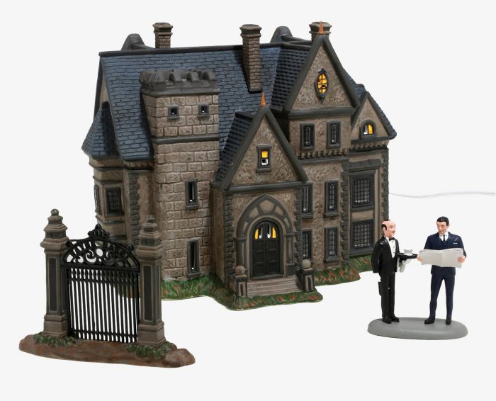 Batman - Wayne Manor Model and Figurine Set