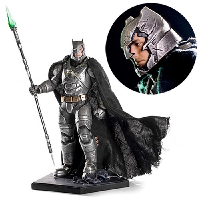 Batman v Superman - Armored Batman Statue