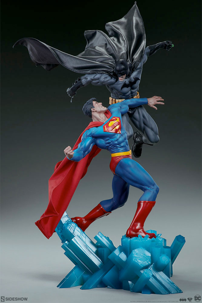 Batman v Superman Diorama Statue