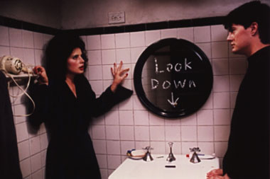 blue-valvet-bathroom.jpg