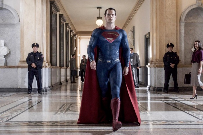 bvs-superman-hallway-walk