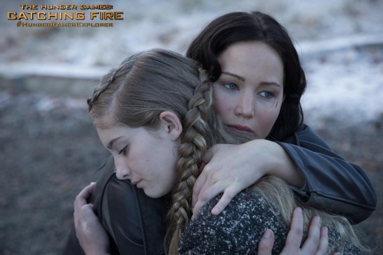 catching-fire-willow-shields-jennifer-lawrence