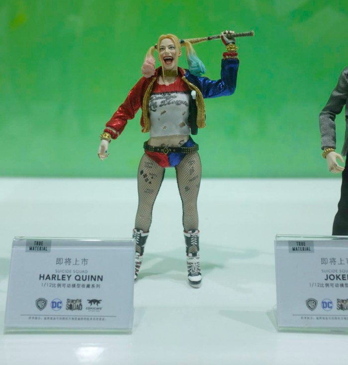 Comic Cave Harley Quinn Figure